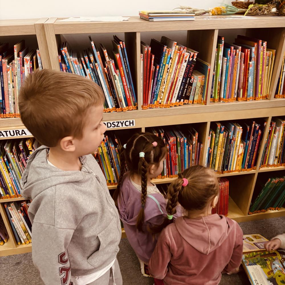 Tygryski w bibliotece