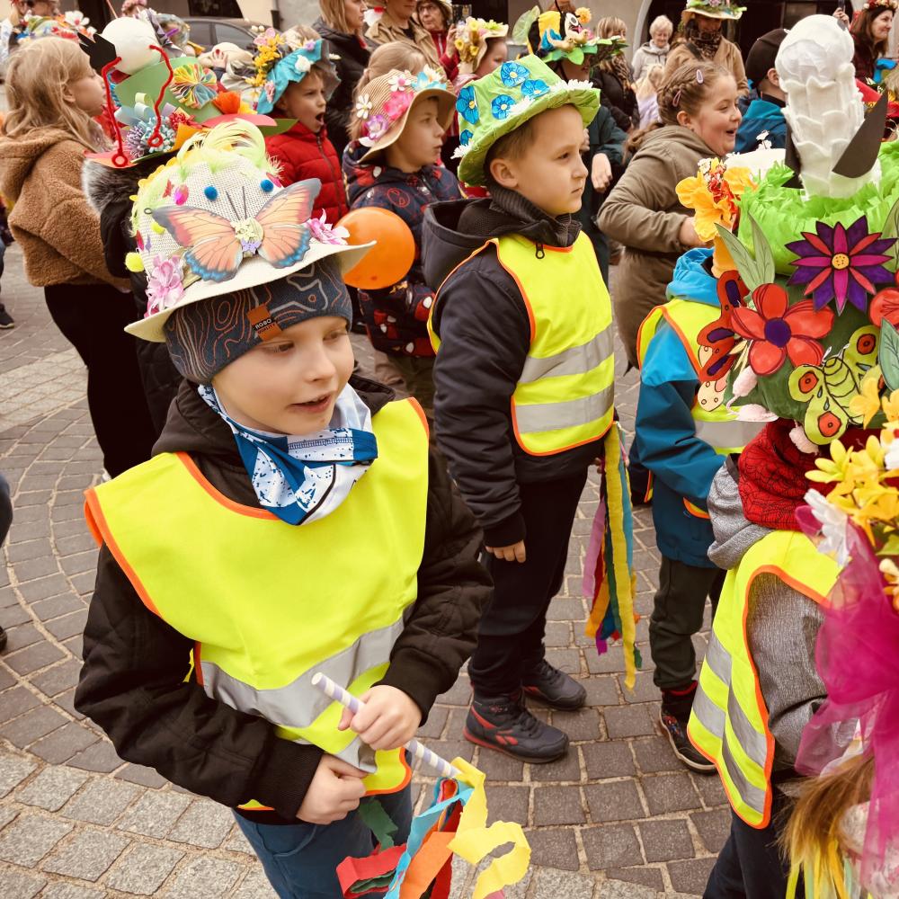Udział Tygrysków w konkursie "WIOSNA W KAPELUSZU"