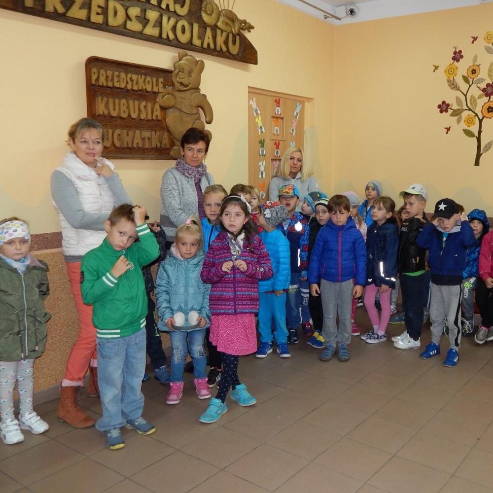 Sprzątamy świat. Sprzątaliśmy nasz ogród i najbliższy teren przy przedszkolu.