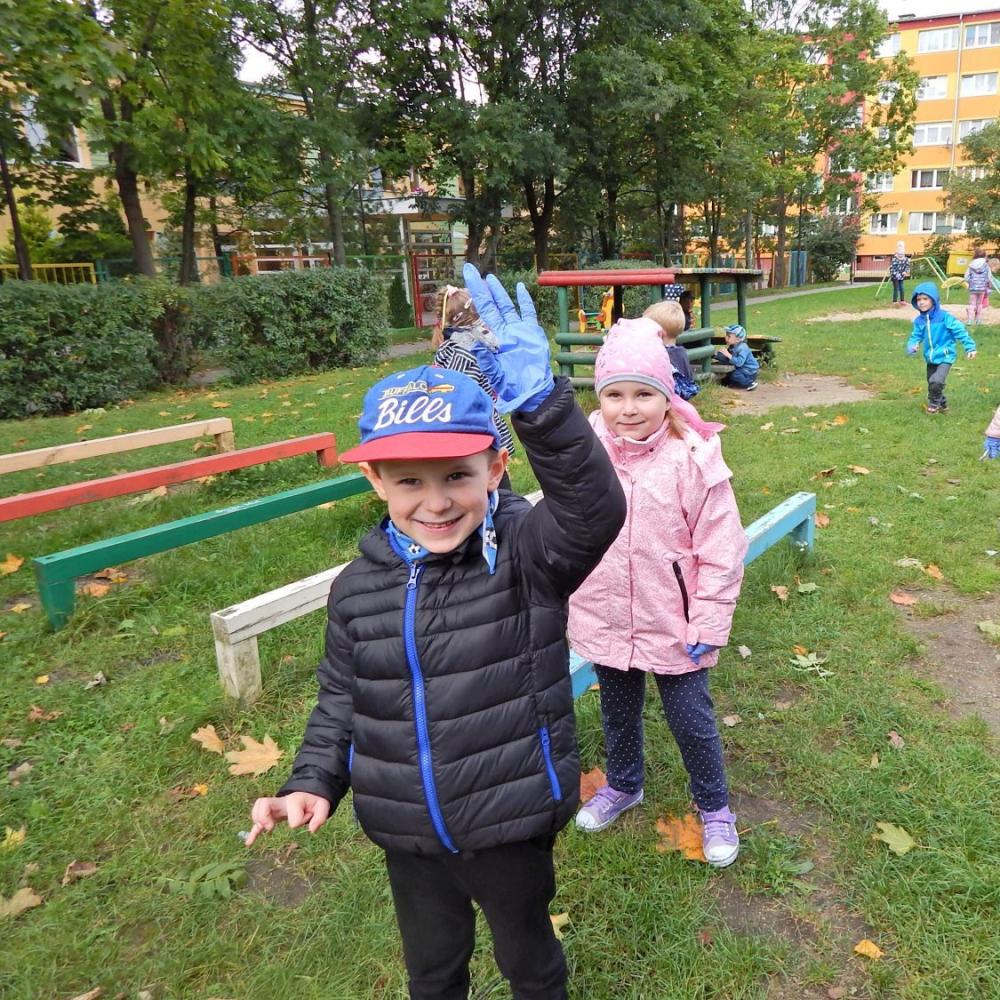 Sprzątamy świat. Sprzątaliśmy nasz ogród i najbliższy teren przy przedszkolu.